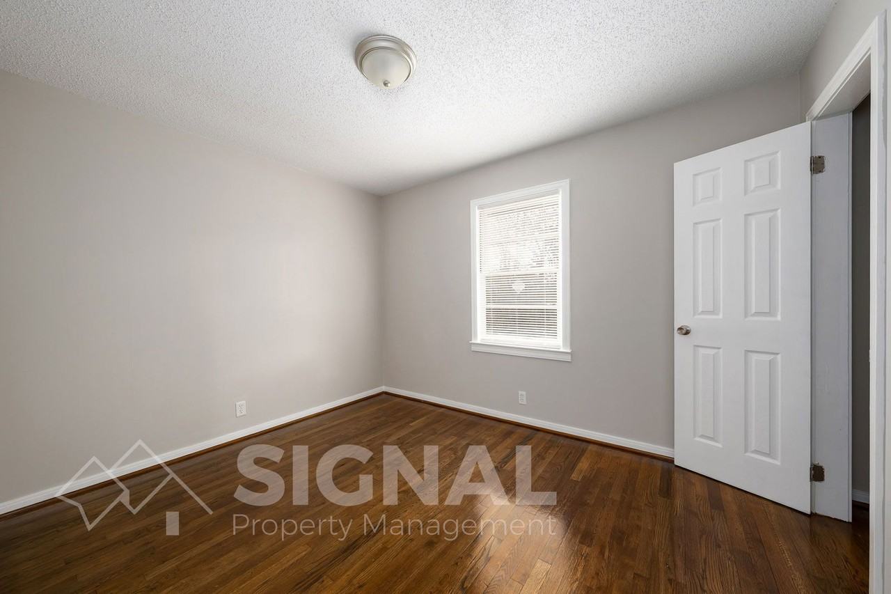 330 Harlem Ave - Photo 7 of 34