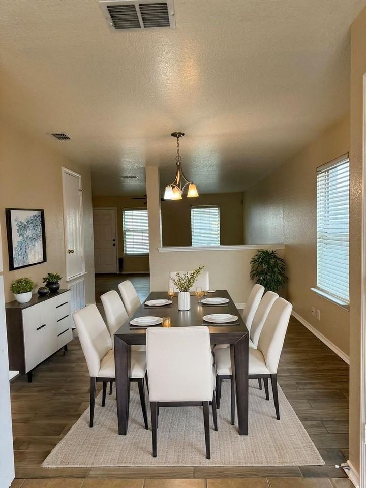 10711 Shaencrest - Photo 3 of 34