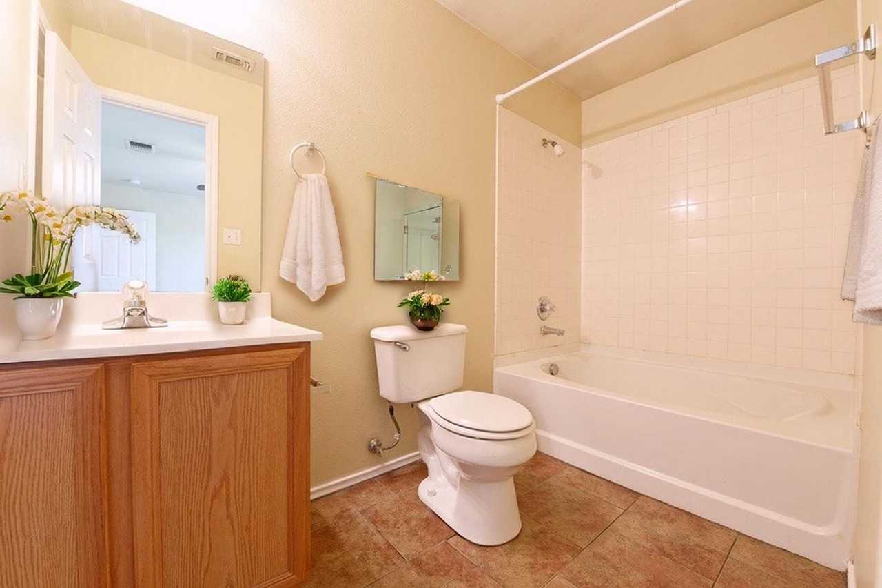 10707 N Shaenridge - Photo 7 of 35