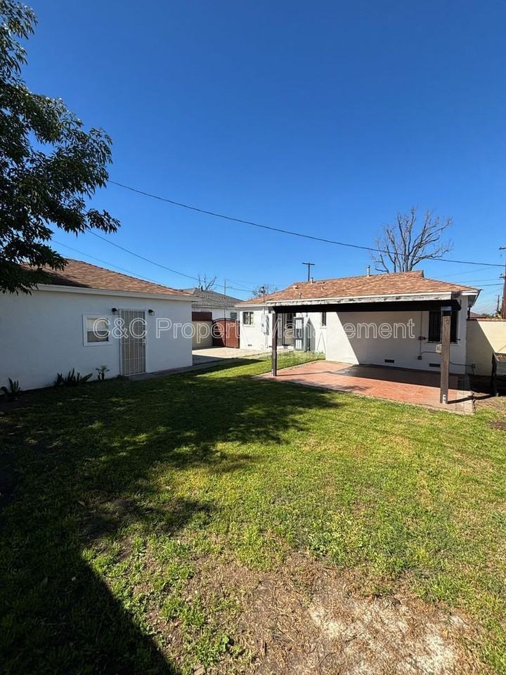 1408 E 142nd St - Photo 3 of 19