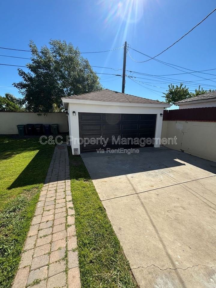 1408 E 142nd St - Photo 5 of 19