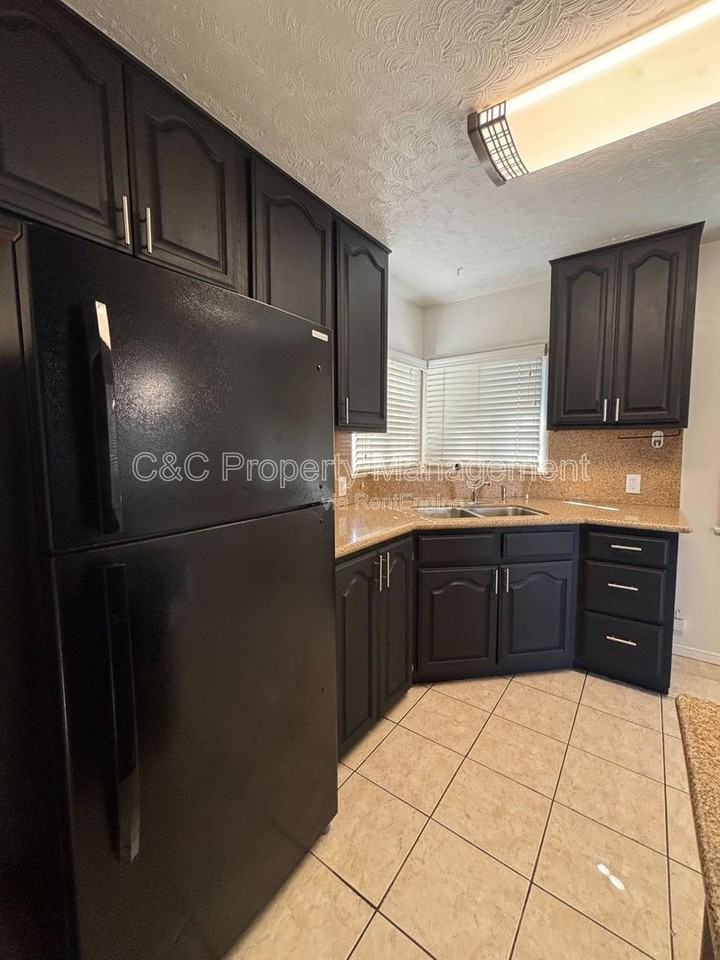 1408 E 142nd St - Photo 6 of 23