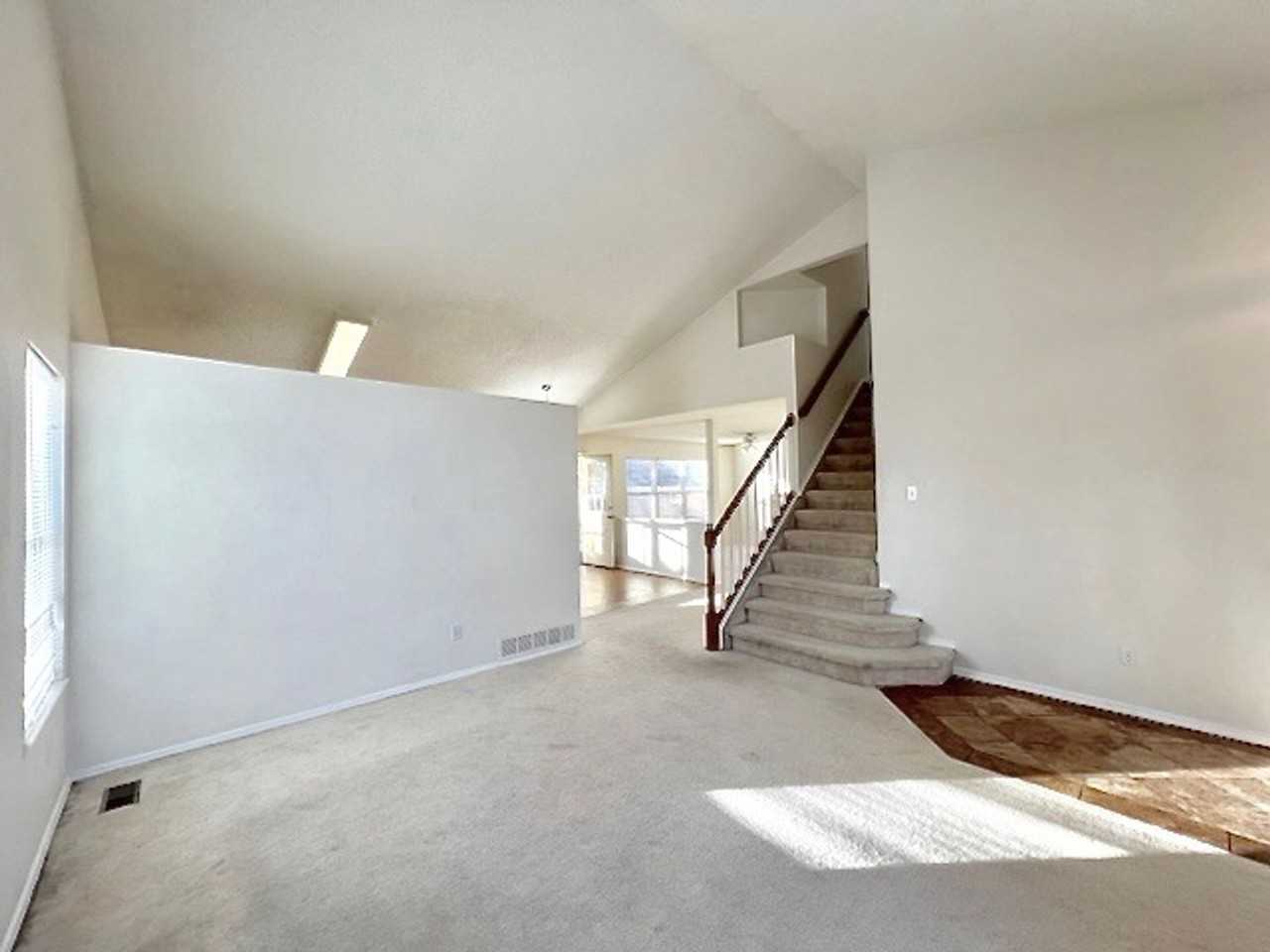 7818 Potomac Dr - Photo 5 of 44