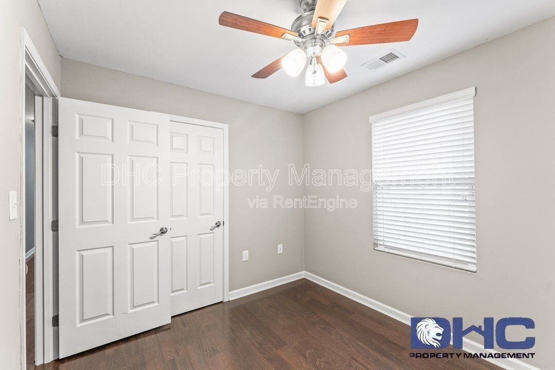 1076 Hubbard St Sw - Photo 6 of 11