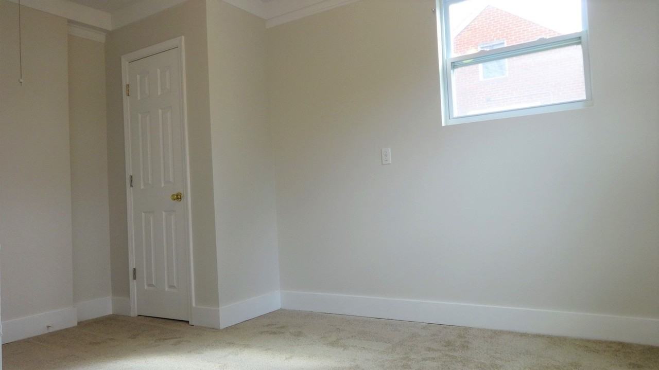 960 Fairmont Ave - Photo 2 of 8