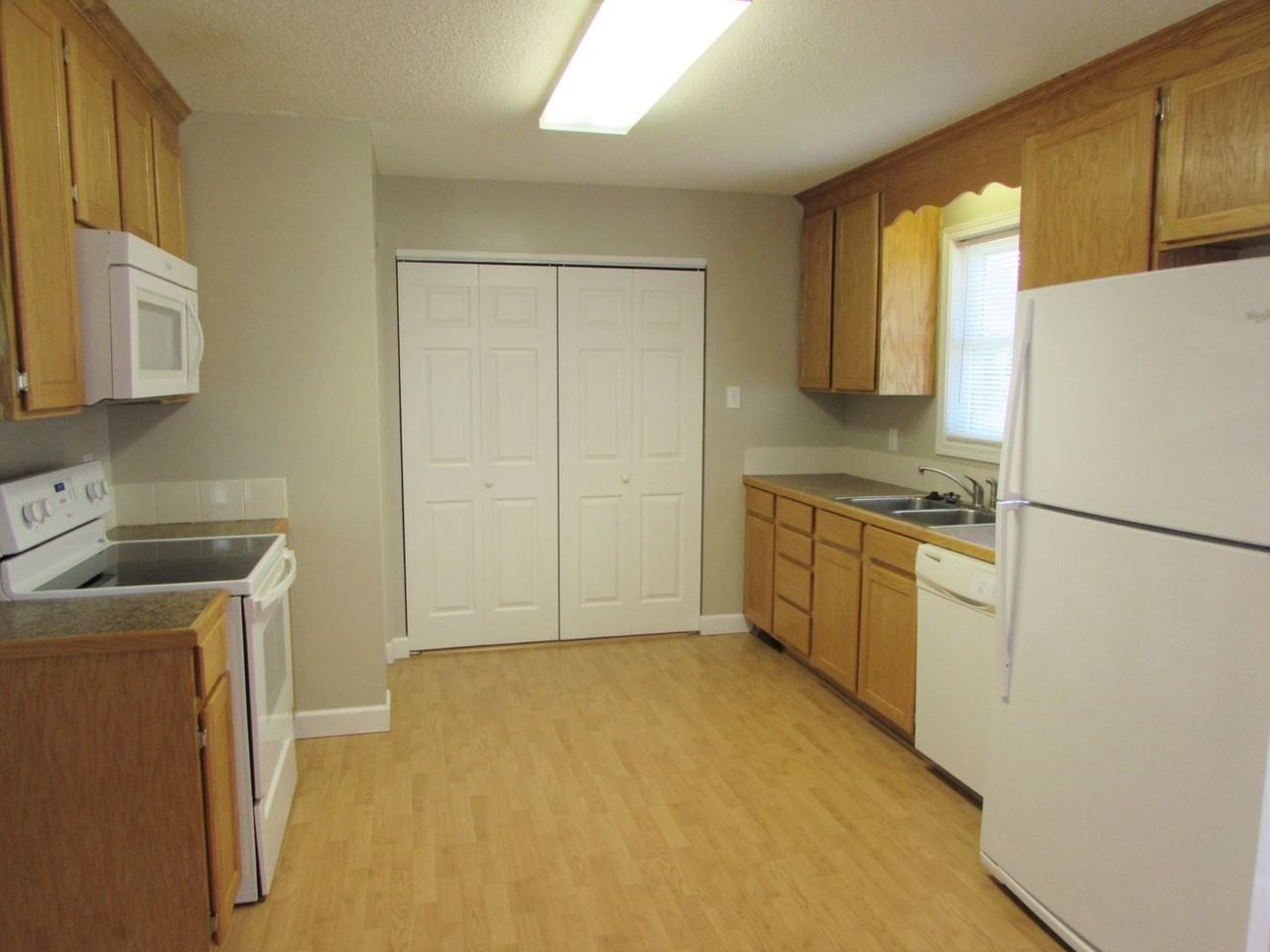 371 West Ave - Photo 3 of 13