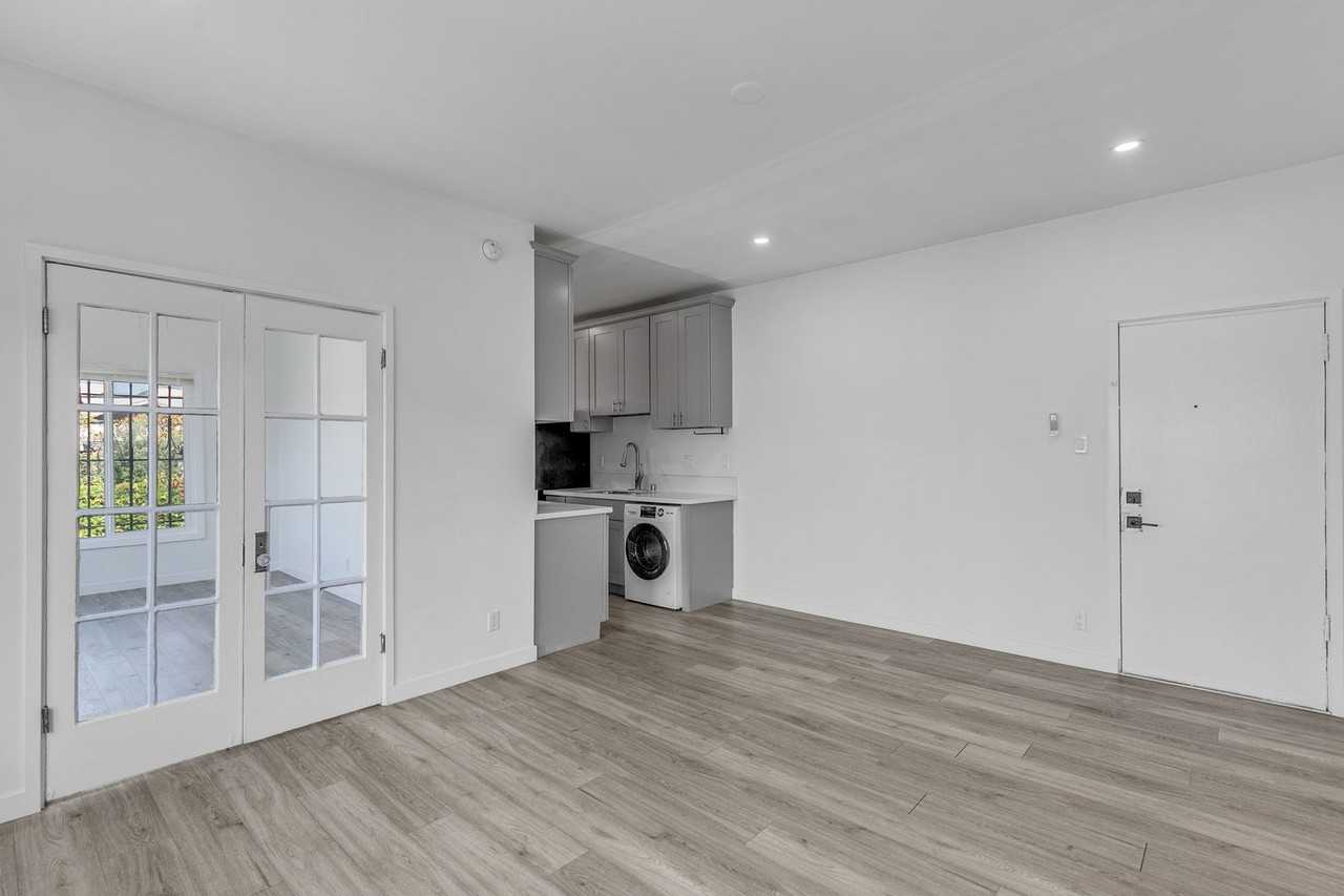 1922 Montrose Street - Photo 2 of 20