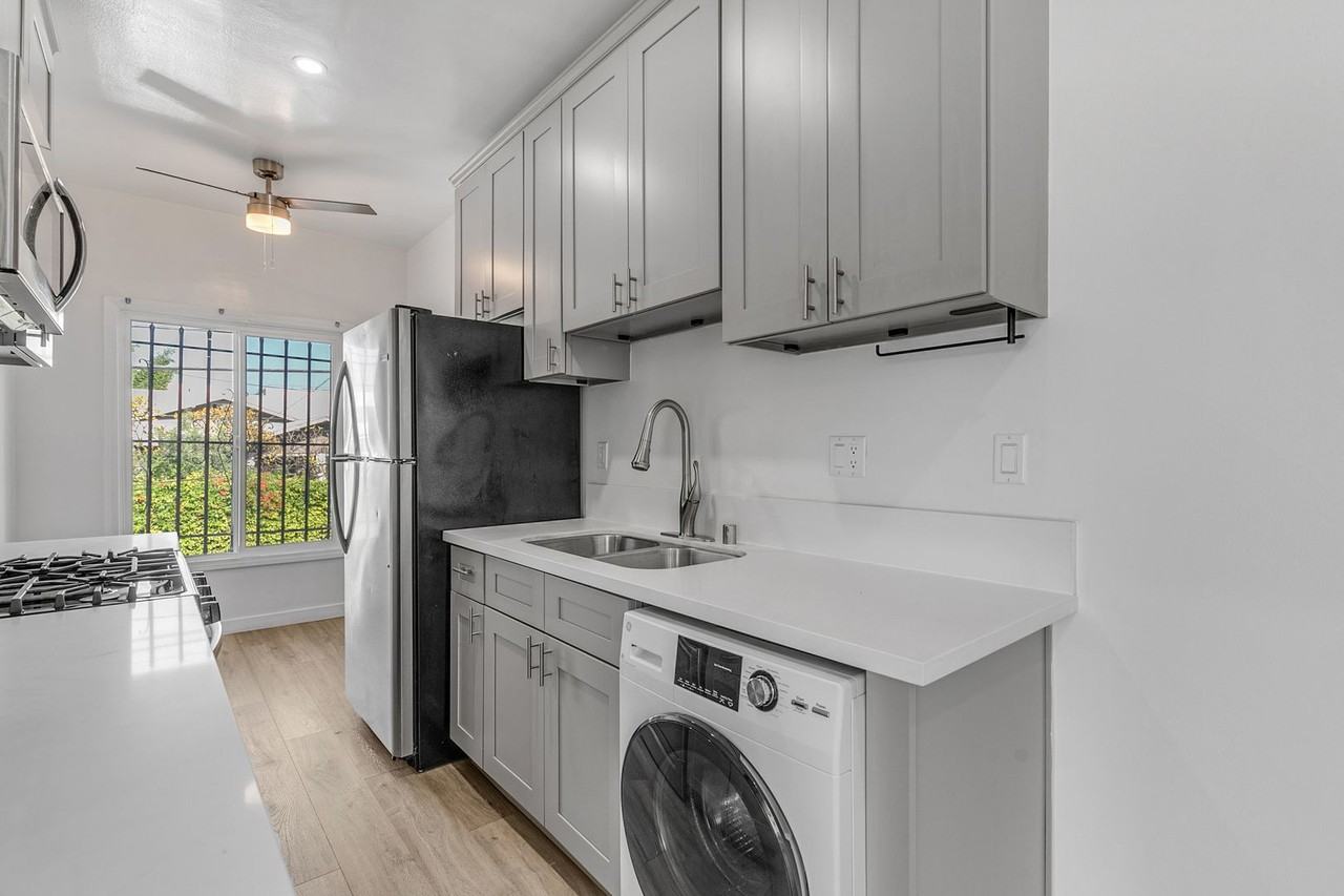 1922 Montrose Street - Photo 4 of 20