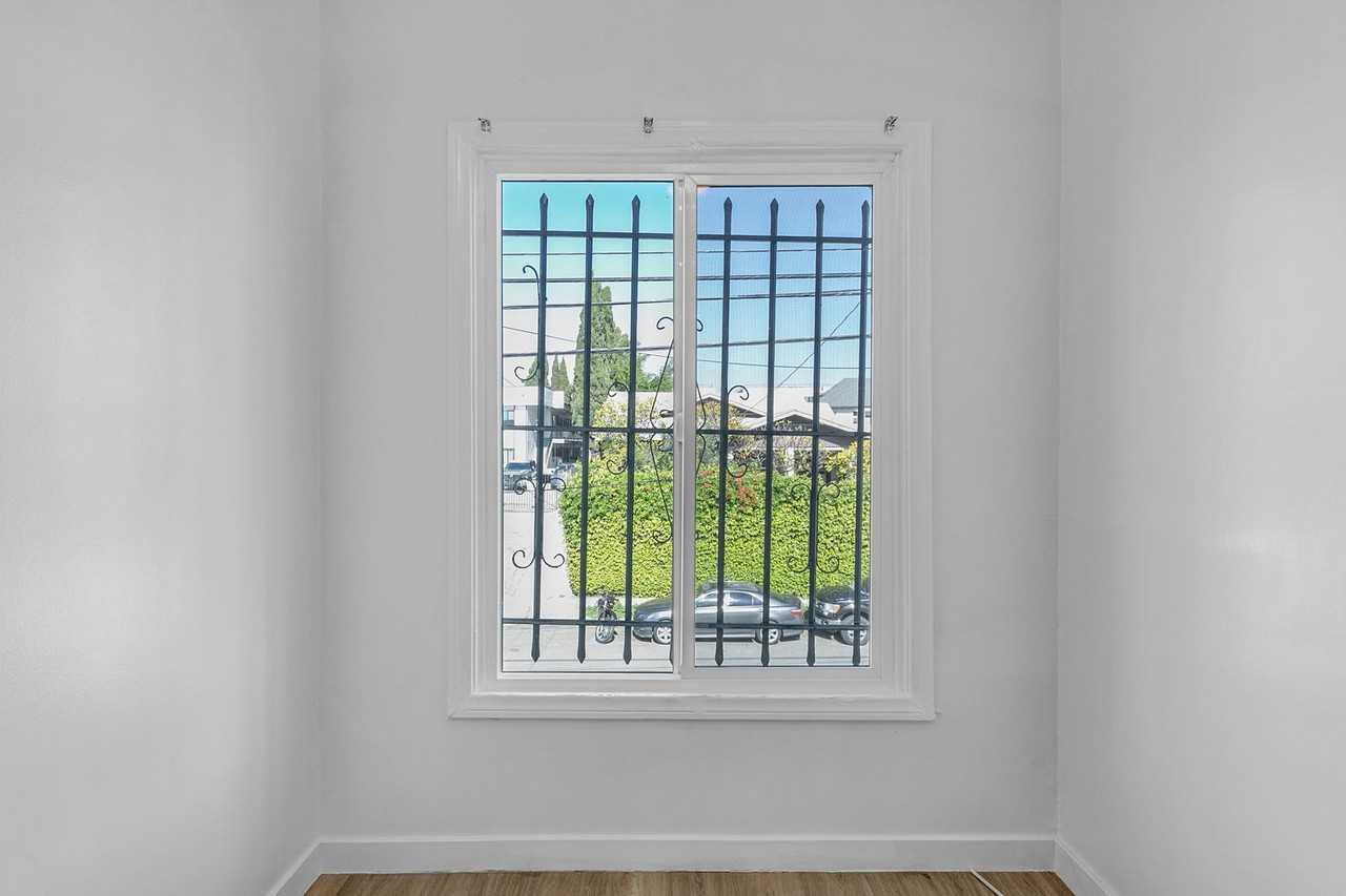 1922 Montrose Street - Photo 5 of 20