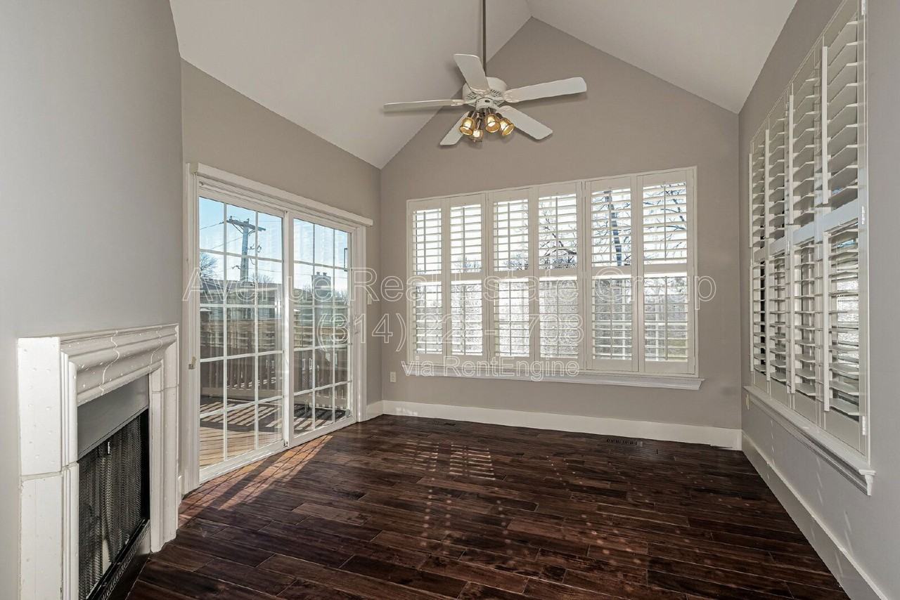 8914 Hilltop Manor Dr - Photo 6 of 29