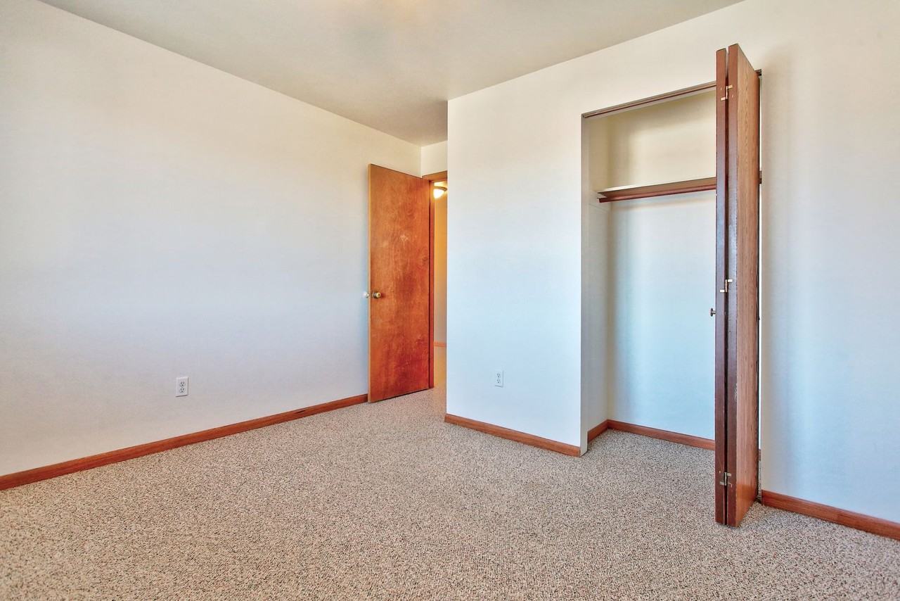 411 Stratford Way - Photo 7 of 13