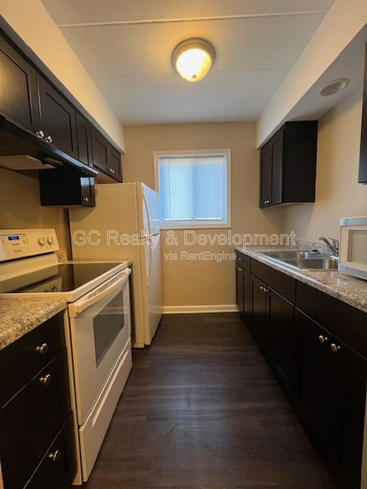 346 Wilson Ave #346C - Photo 6 of 13