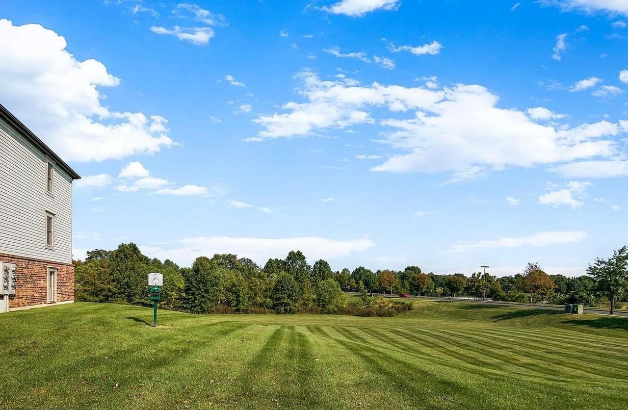 819 Stratford Way Apt M - Photo 4 of 22