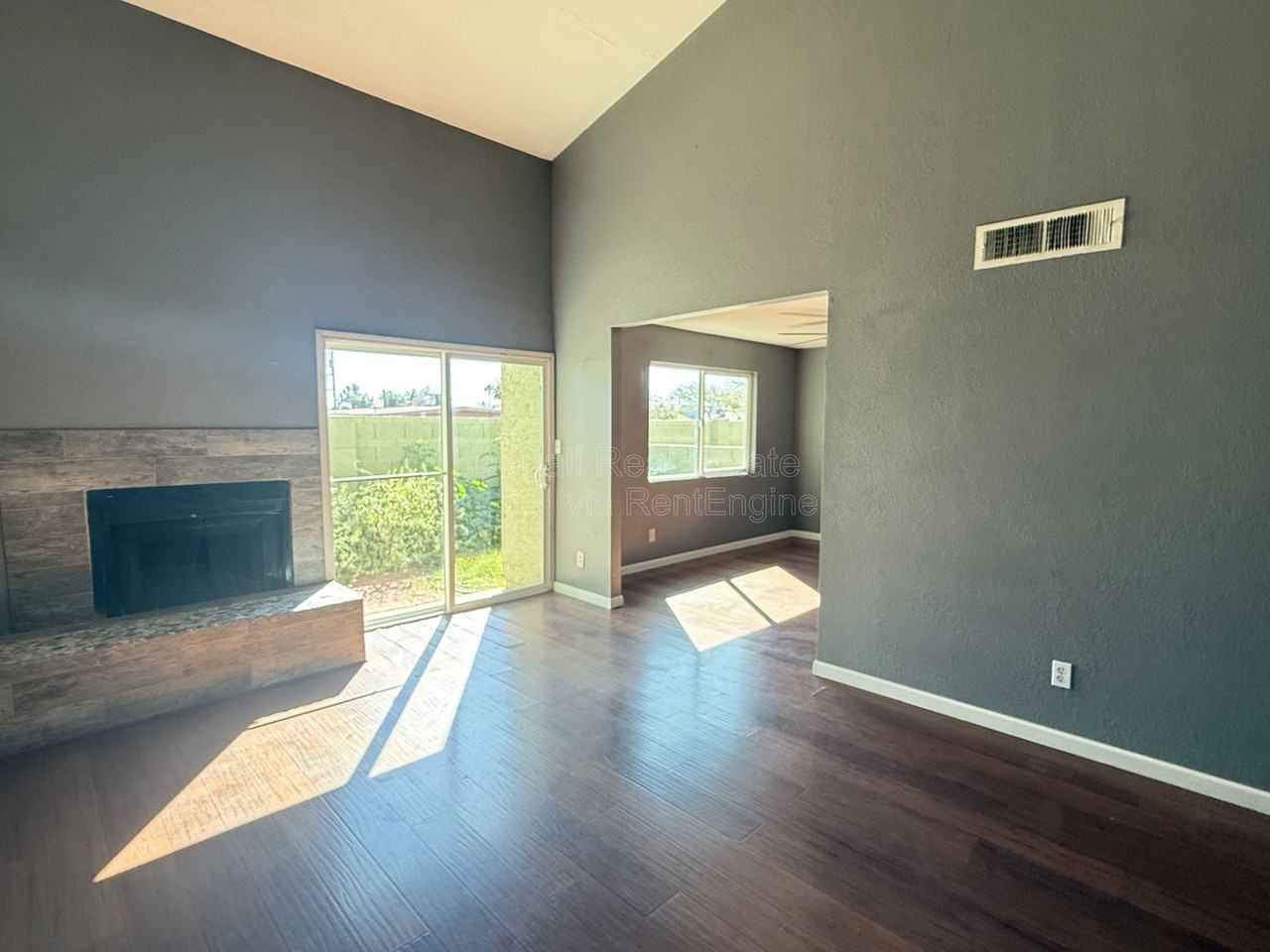 2202 W Glenrosa Ave #4 - Photo 4 of 20