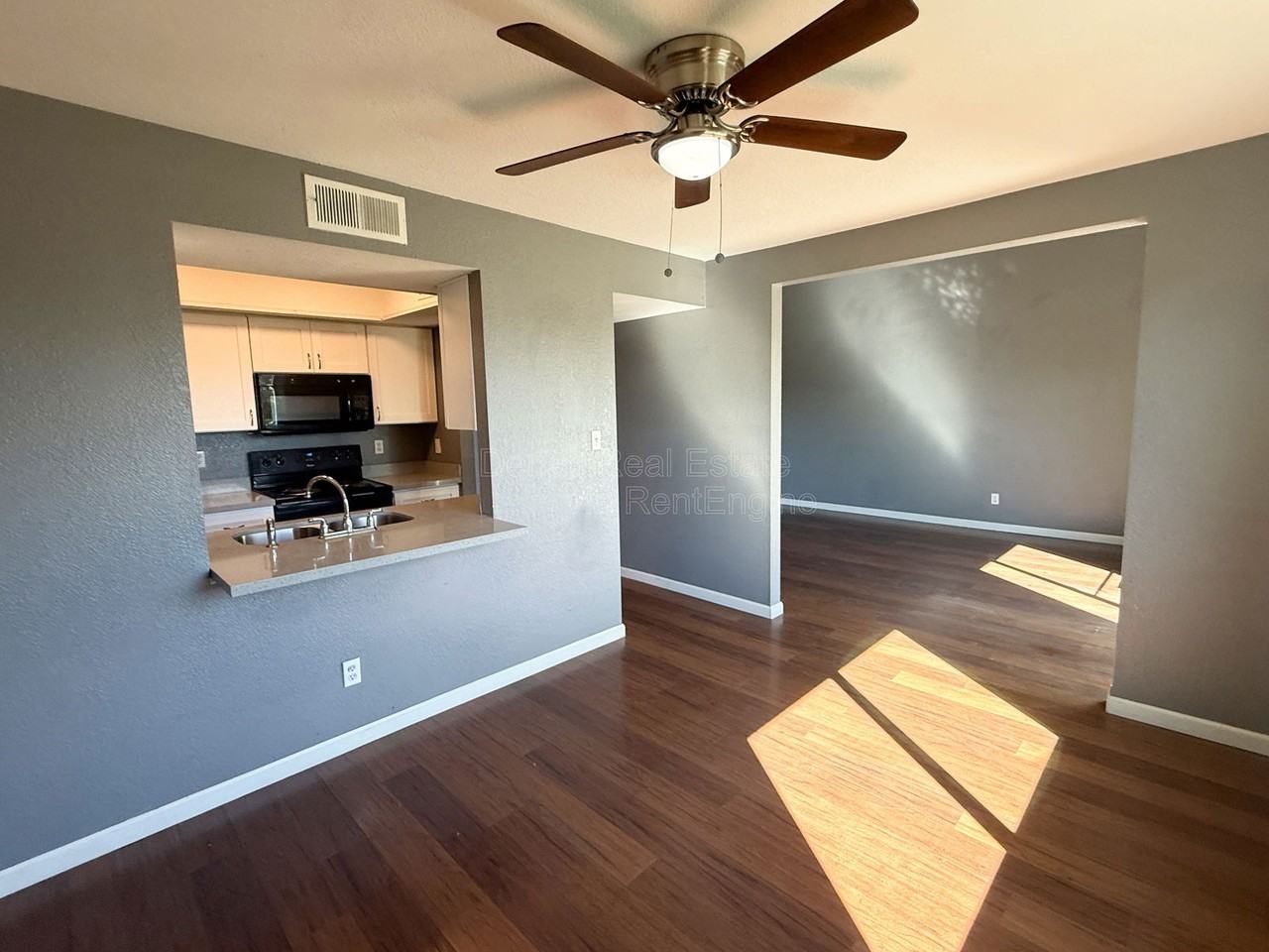 2202 W Glenrosa Ave #4 - Photo 7 of 20