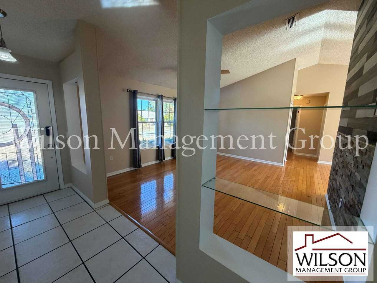 1366 Valhalla St - Photo 3 of 33