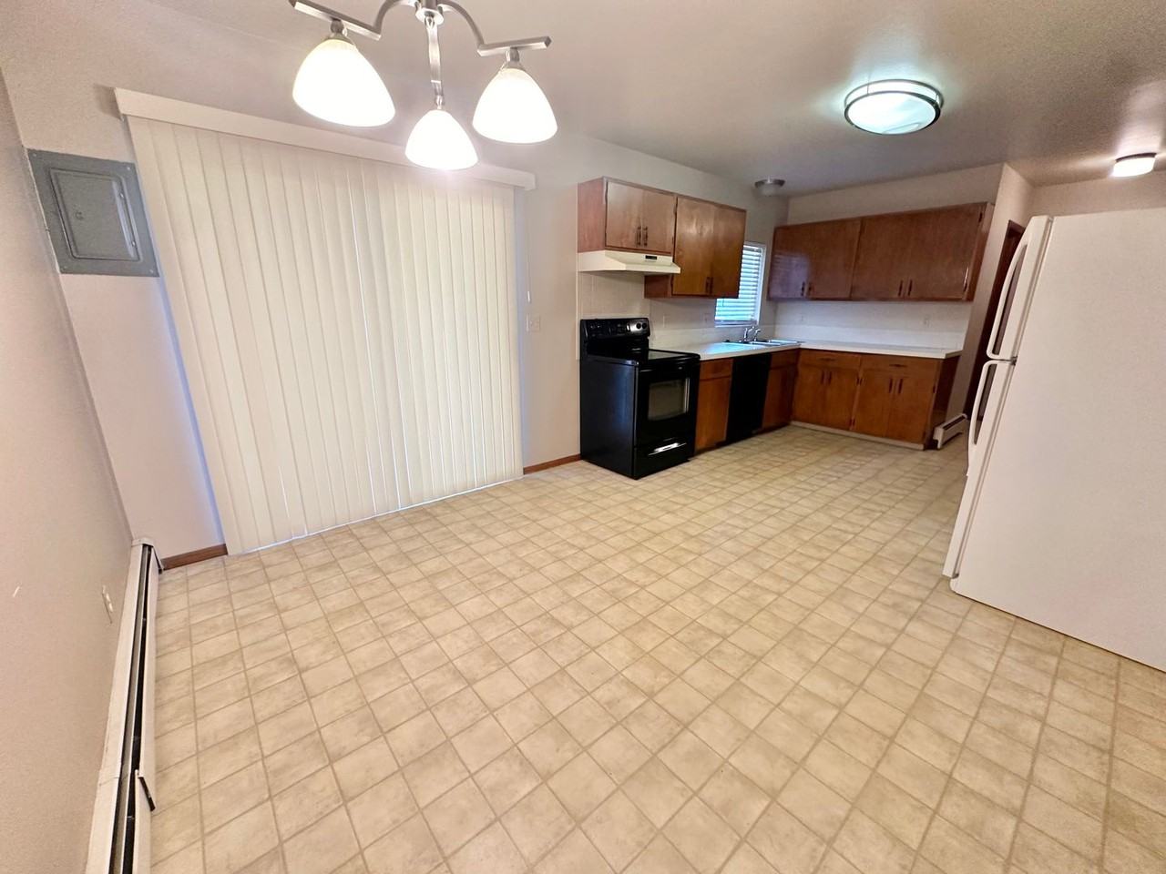 745 Nyssa Dr - Photo 3 of 16