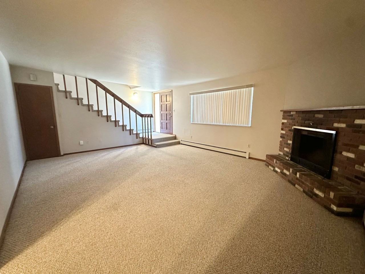 745 Nyssa Dr - Photo 4 of 16