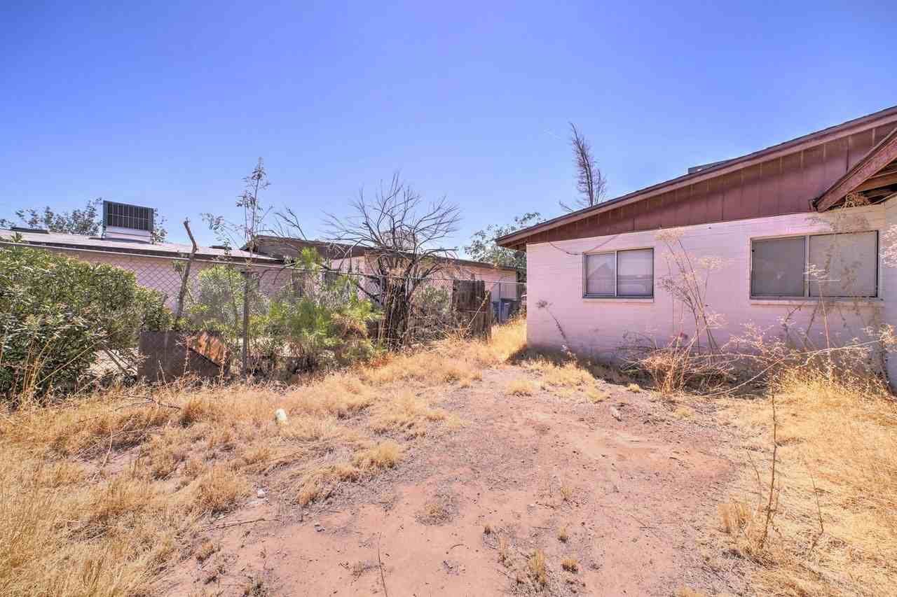 373 N Williams St - Photo 5 of 17