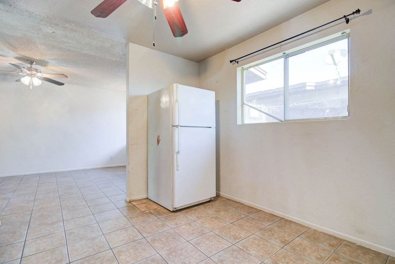 373 N Williams St - Photo 7 of 17