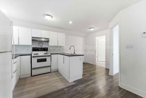 featured image of 404 Montreal St #2