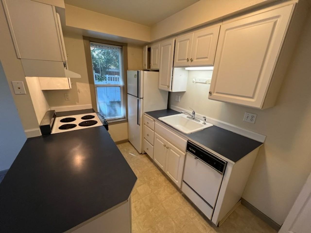 301 Sullivan Street - Photo 5 of 23