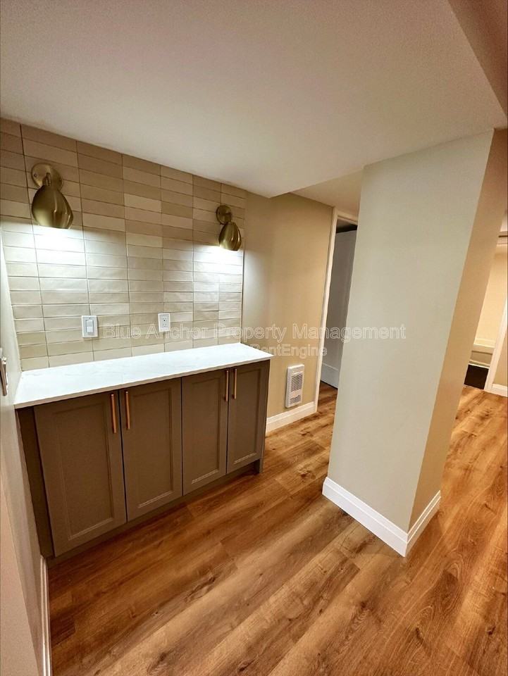 247 Macdonald Ave #2 - Photo 3 of 11