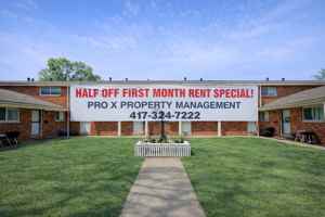 featured image of 2929 2929 & 2943 East University Street