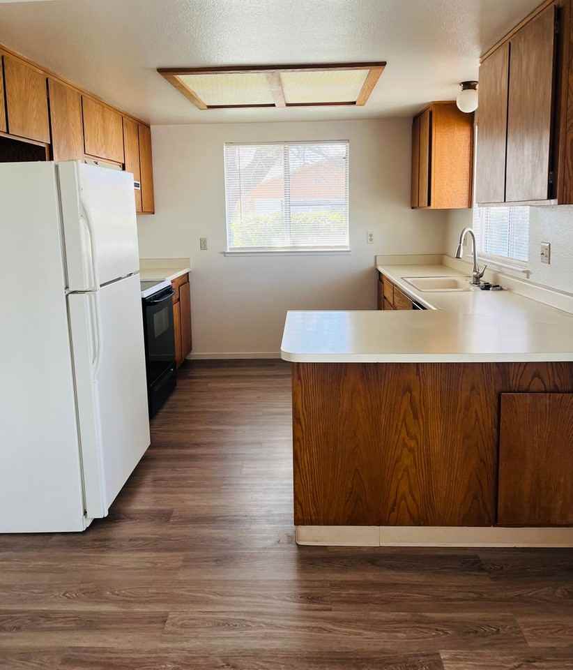 3616 Doheny Way - Photo 2 of 8