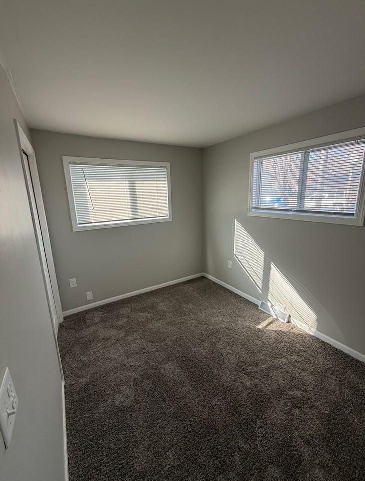 511 W Berry Ave - Photo 6 of 19