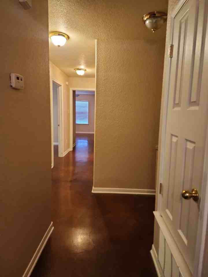 1606 Libby Ln - Photo 3 of 11