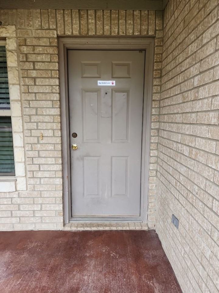 1606 Libby Ln - Photo 5 of 11