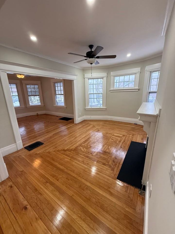 82 Oxford St - Photo 5 of 17