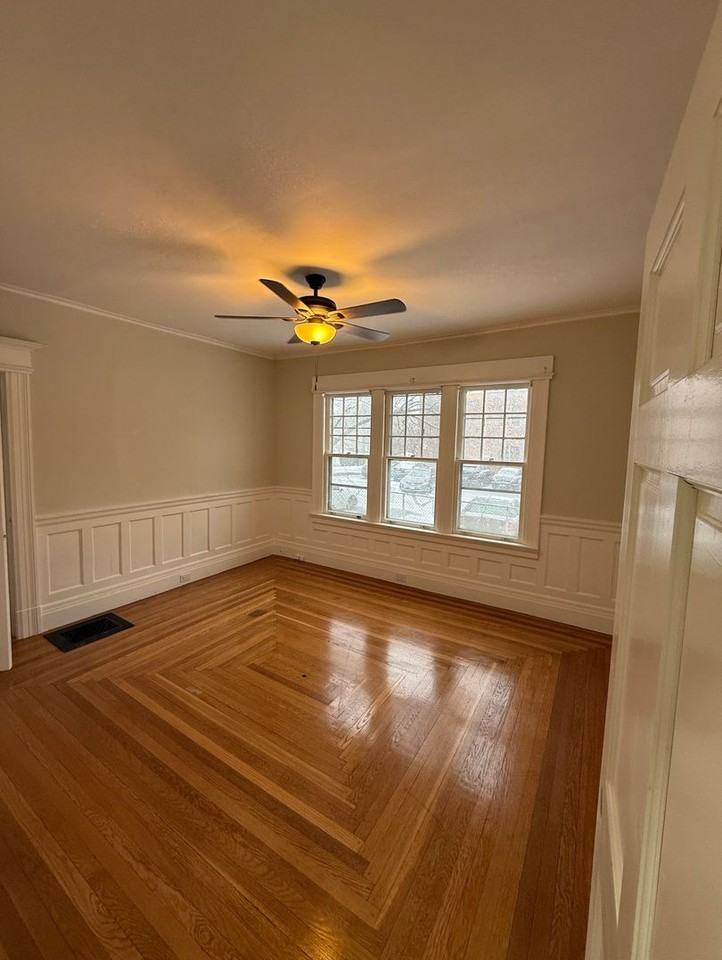 82 Oxford St - Photo 6 of 17