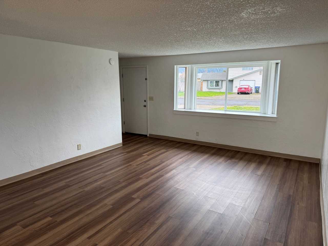 4072 Southway Loop - Photo 4 of 31