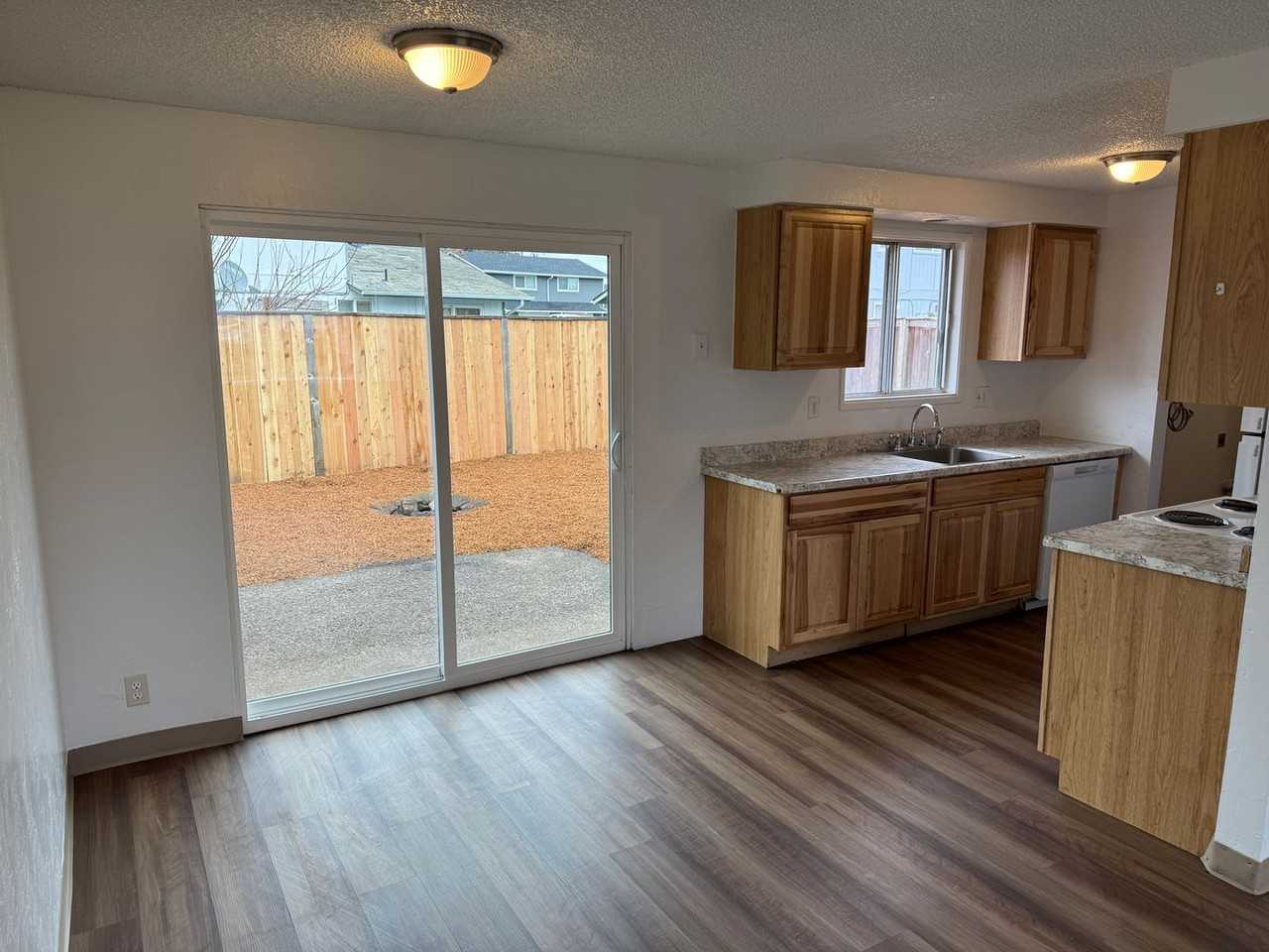 4072 Southway Loop - Photo 6 of 31