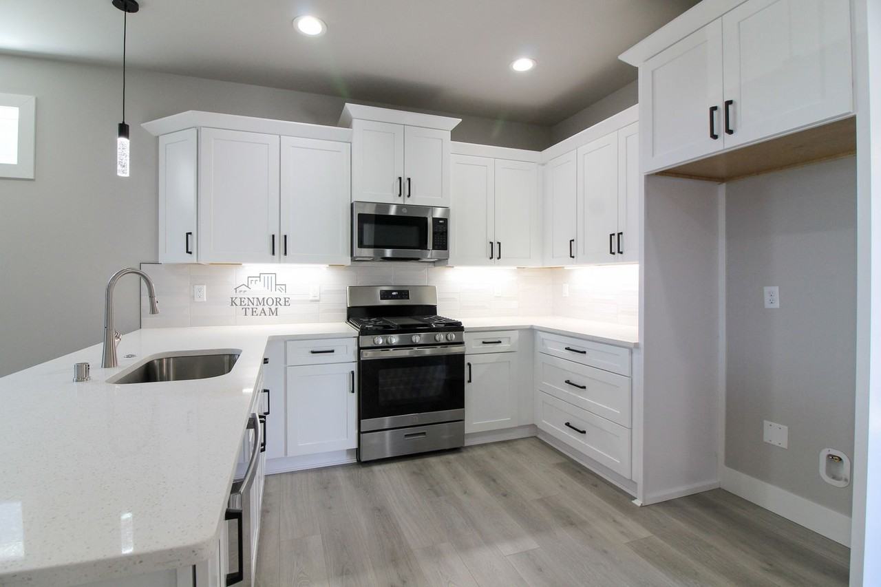 723 Rio Vista Loop - Photo 2 of 12