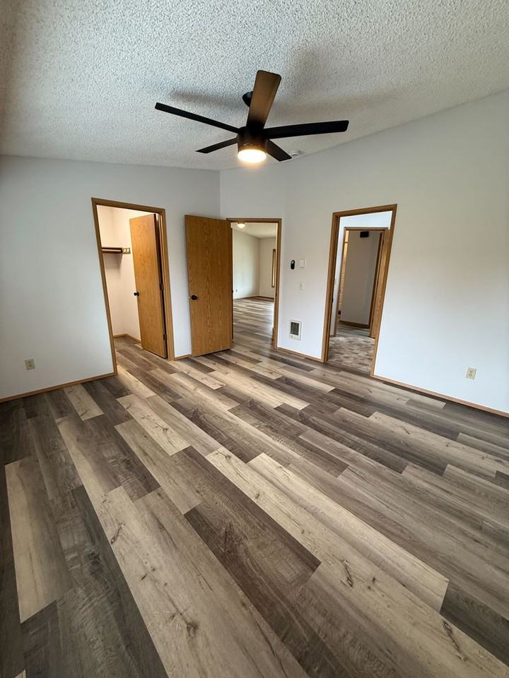 2810 Ne 84th St - Photo 4 of 10