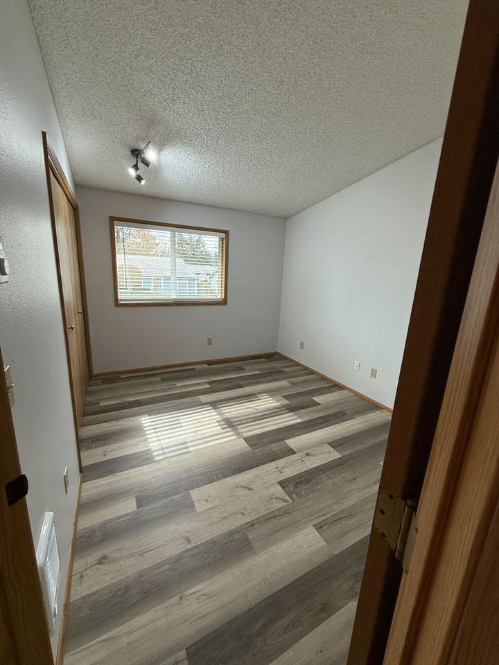 2810 Ne 84th St - Photo 6 of 10