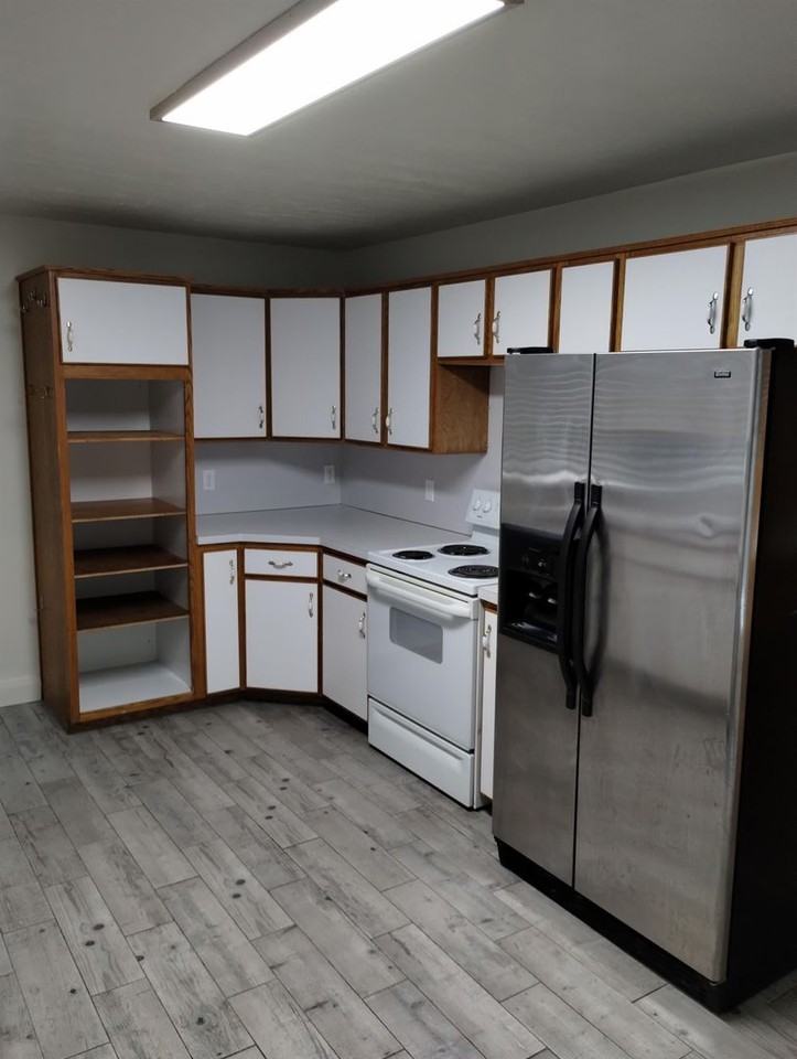 1645 Fowler Ave - Photo 2 of 10