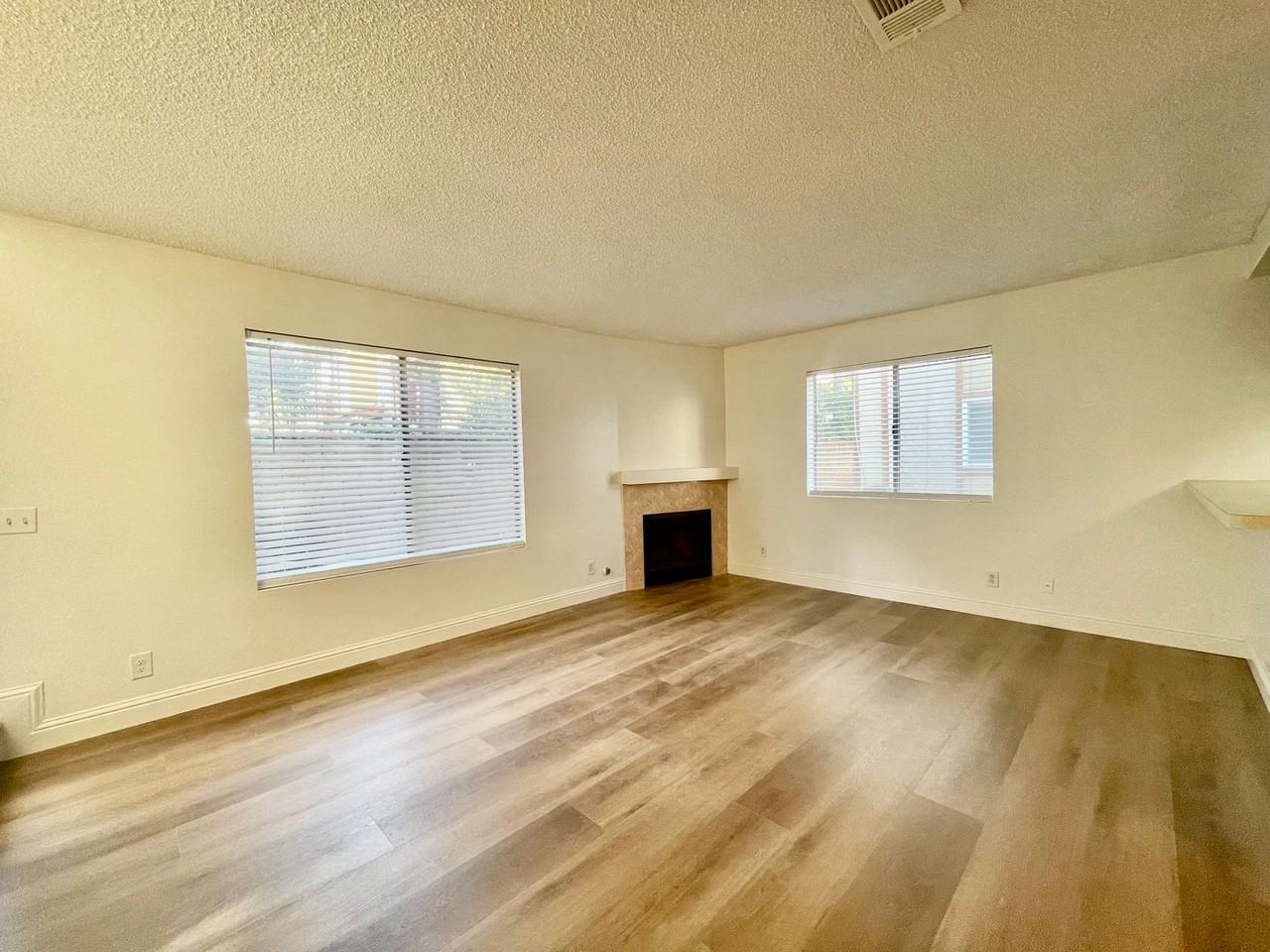 1722 E G St #A - Photo 4 of 11