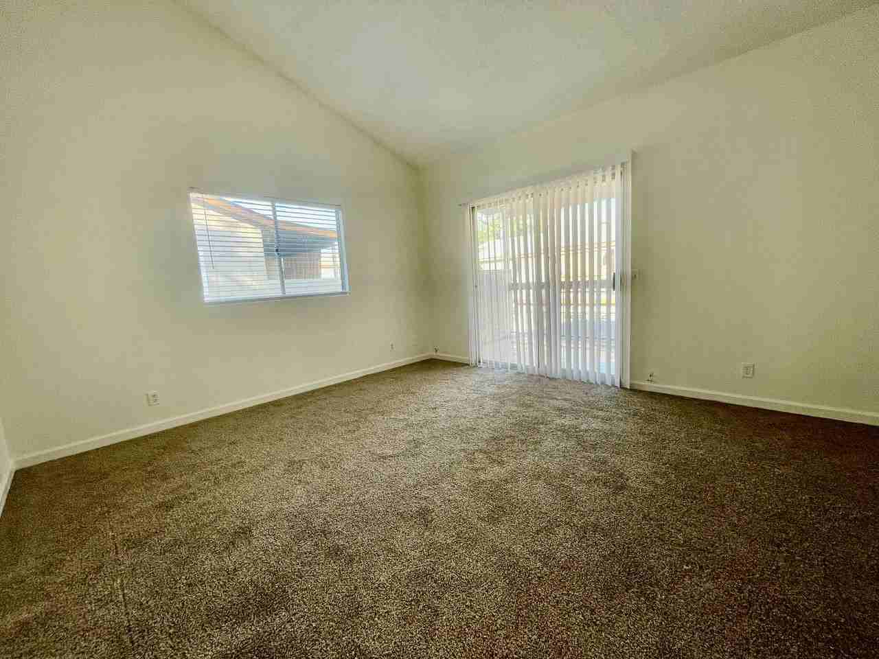 1722 E G St #A - Photo 7 of 11