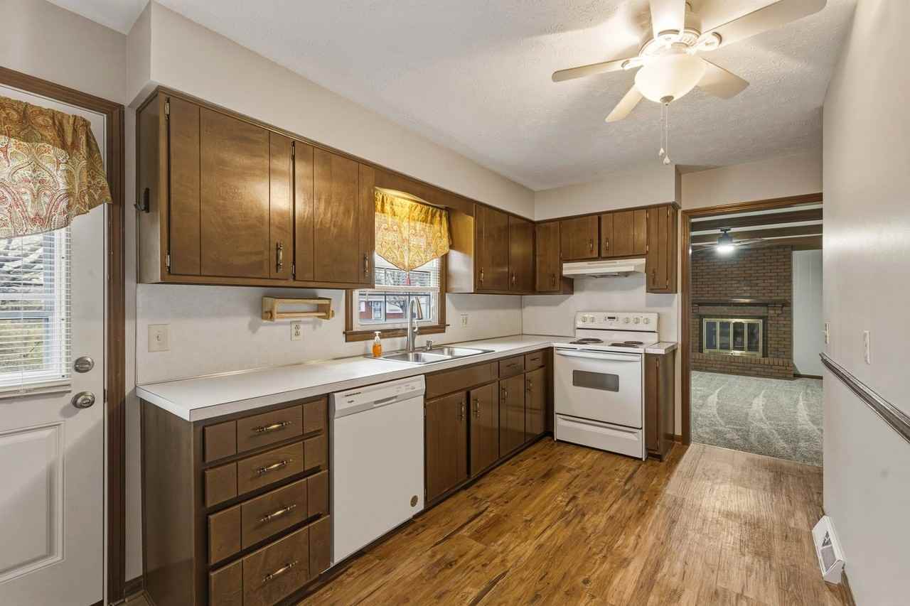 3133 Murr Ln - Photo 2 of 15