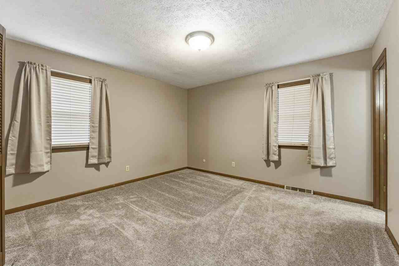 3133 Murr Ln - Photo 3 of 15