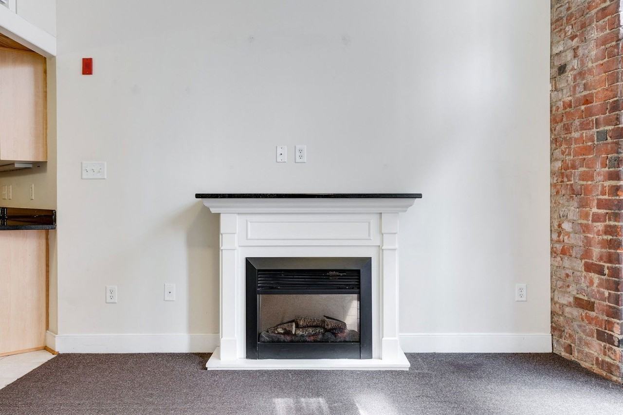 1321 1/2 E Main St #103 - Photo 4 of 29