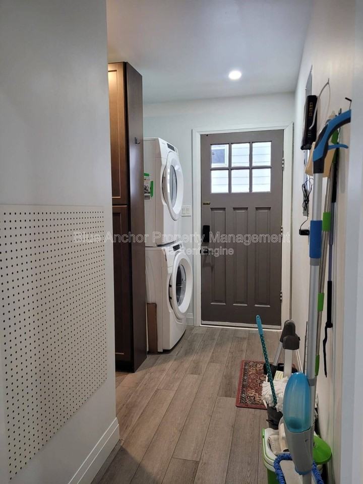 549 Sidney St #1 - Photo 4 of 12