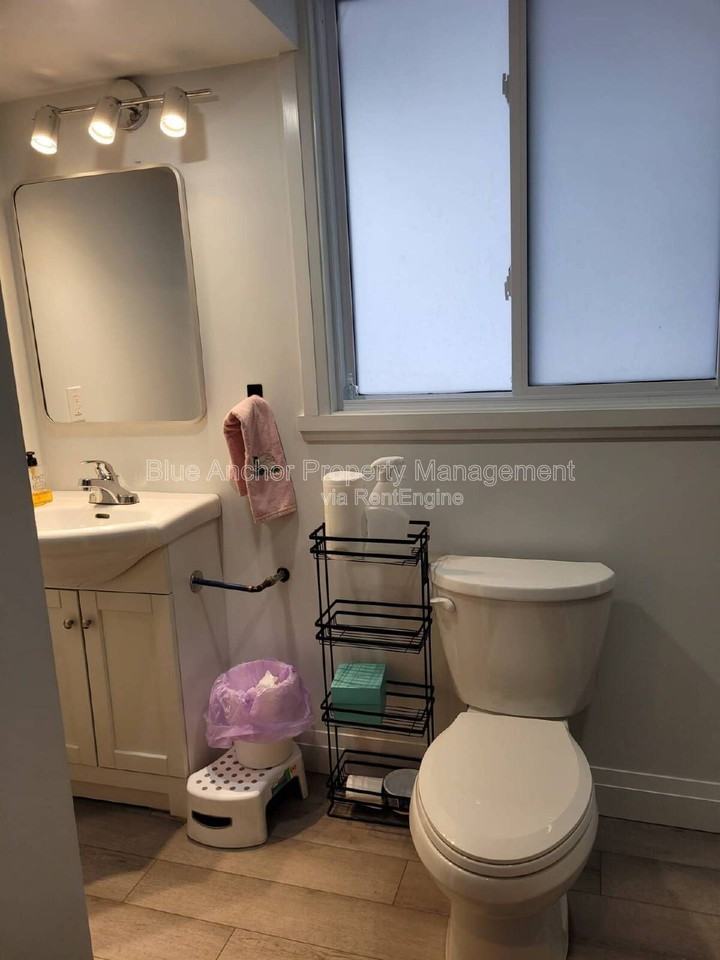 549 Sidney St #1 - Photo 5 of 12