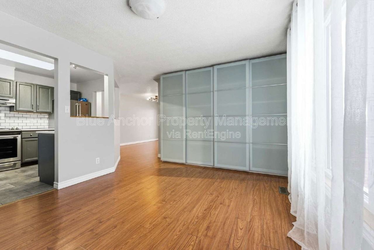 24 Loraine Ave - Photo 4 of 44