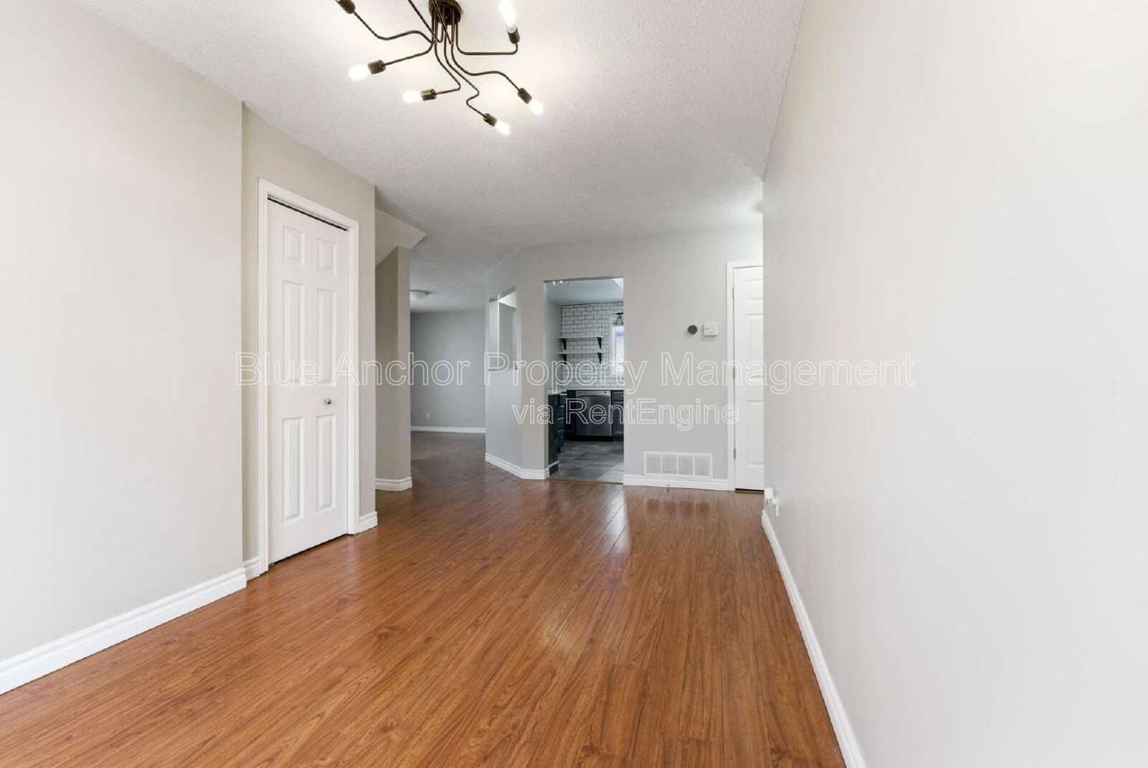 24 Loraine Ave - Photo 5 of 44