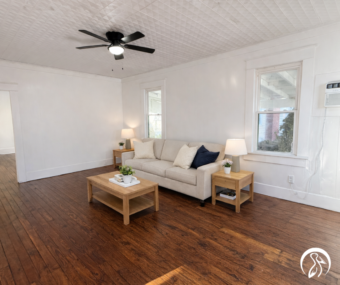 408 Stella St - Photo 2 of 7